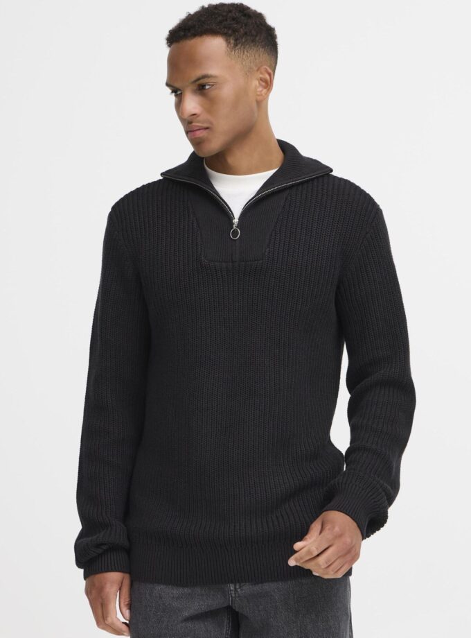 KNITTED SWEATER WITH ZIP NECK - BLACK
