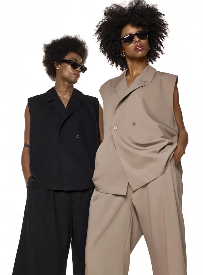 STRAIGHT-LEG PANTS - BLACK