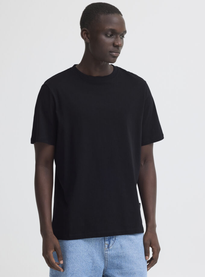 T - SHIRT - BLACK