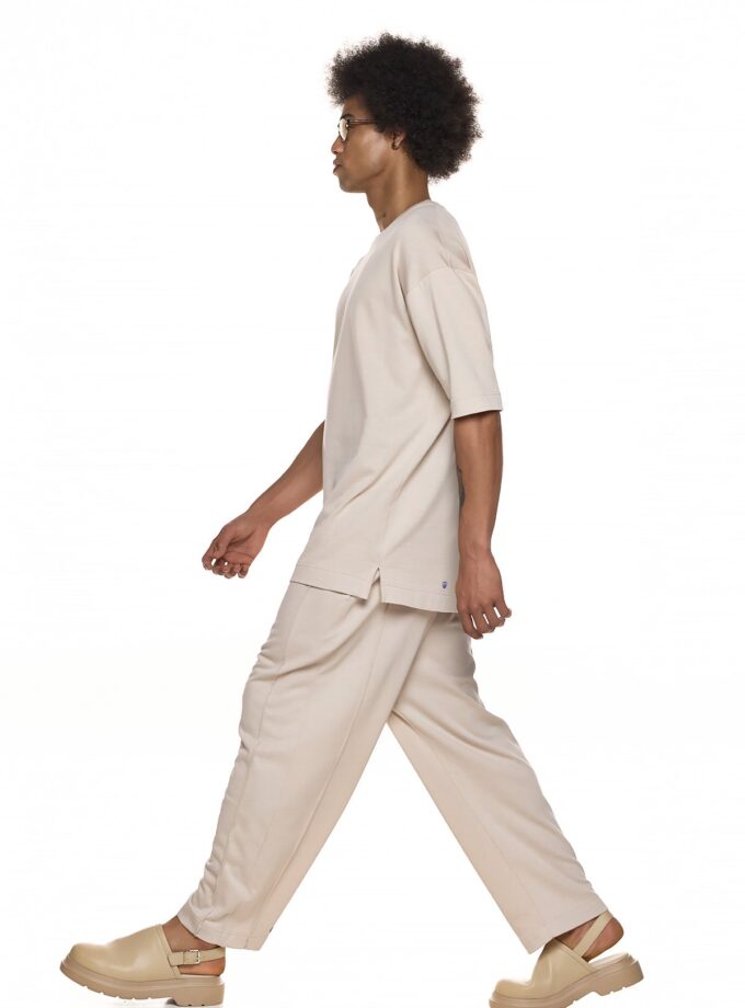 OVERSIZED LOGO T-SHIRT – ECRU (EXCLUSIVE ONLINE)