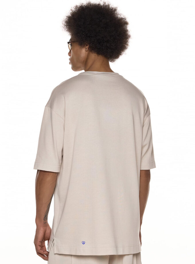 OVERSIZED LOGO T-SHIRT – ECRU (EXCLUSIVE ONLINE)