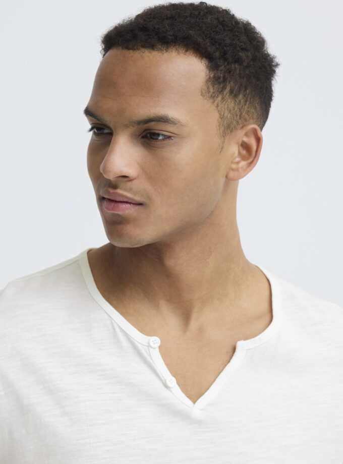 V - NECK T -SHIRT - WHITE
