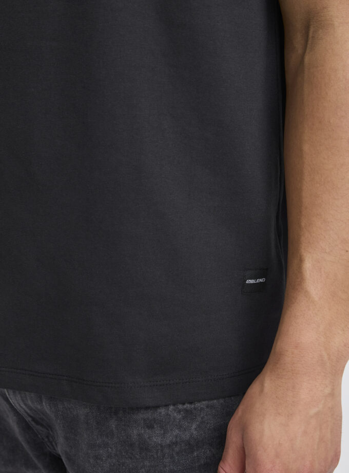 SLEEVELESS T-SHIRT - BLACK