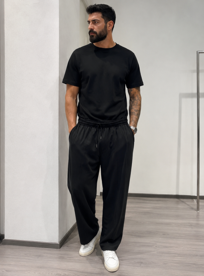 RELAXED JAPANESE-STYLE FIT  TROUSERS - BLACK