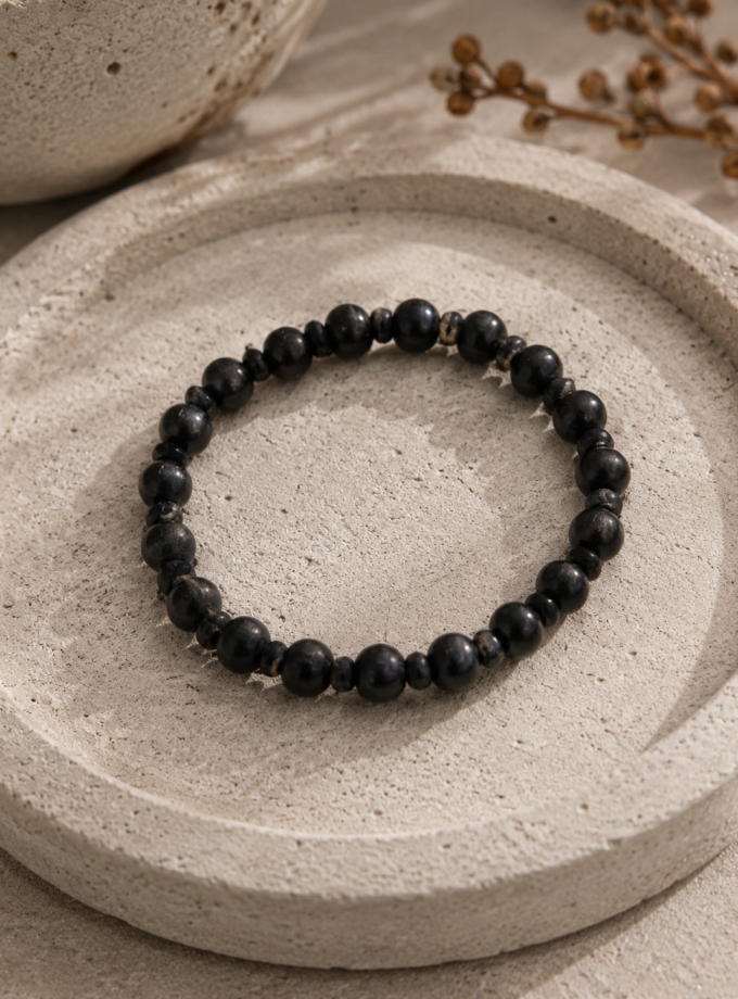 BLACK WOOD BEADED BRACELET