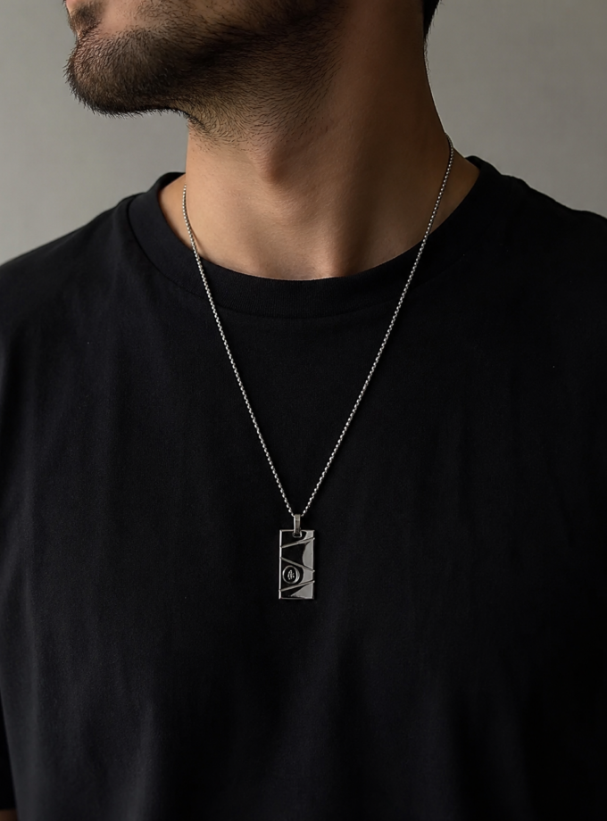 STAINLESS STEEL PENDANT NECKLACE