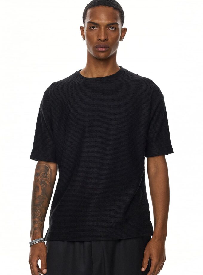 TEXTURED SHORT SLEEVE TOP - BLACK